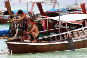 THAI Koh Lipe 14  boatmen